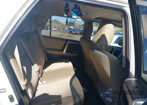 2011 Toyota 4Runner Sr5 V6 z USA, uszkodzony, nr VIN JTEBU5JRXB5046847